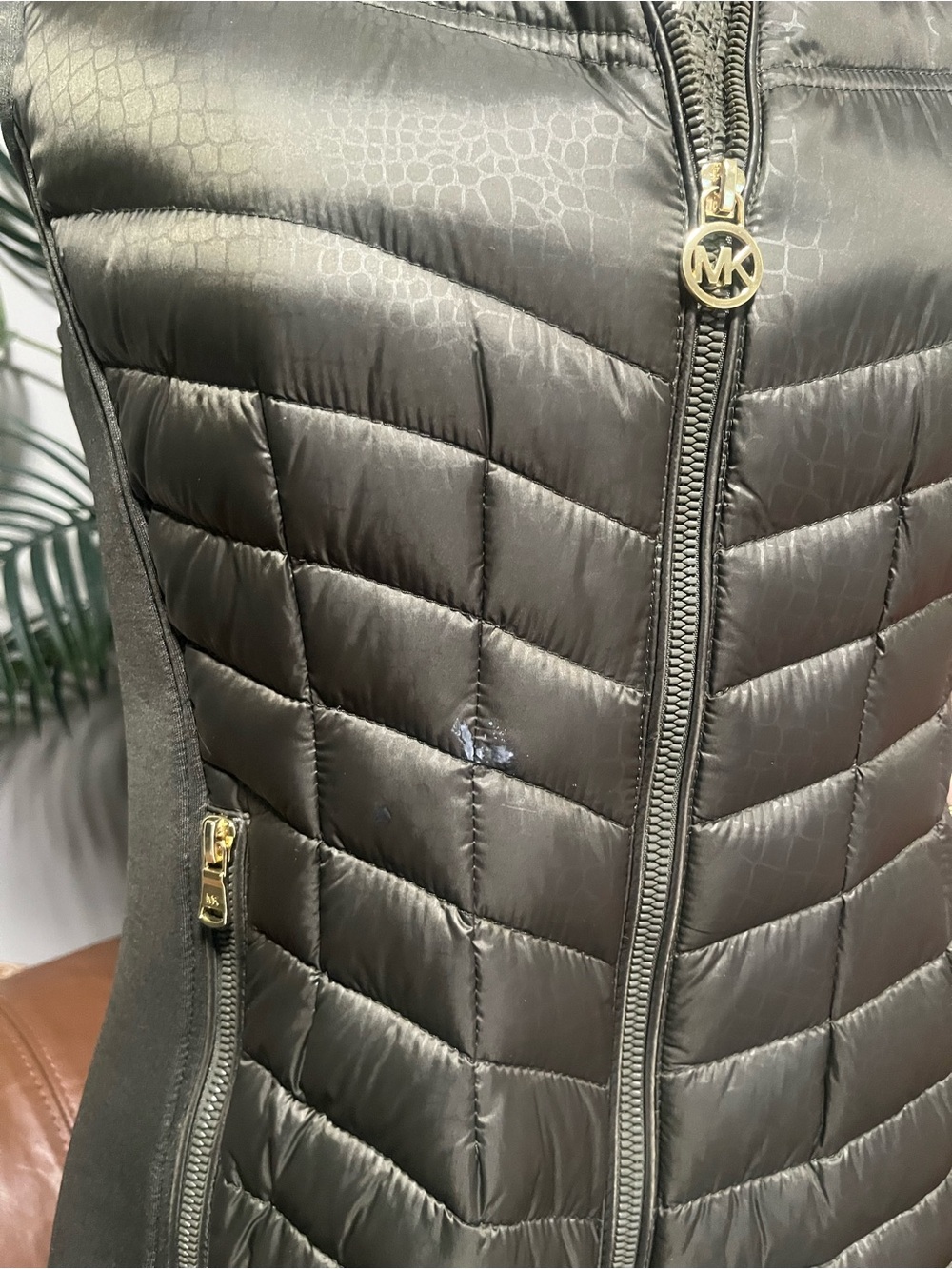 Michael Kors Olive Green Quilted Puffer Vest with Faux Fur Trim Hood - Picture 8 of 8
